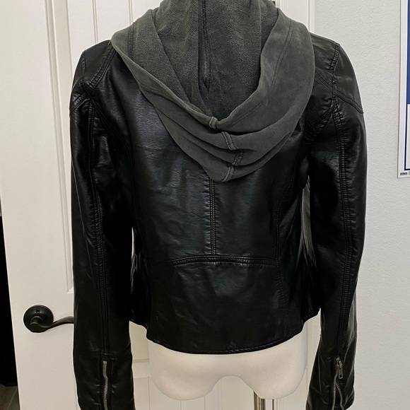 WE THE FREE Vegan Leather Jacket w/removable hood size small - Picture 3 of 15